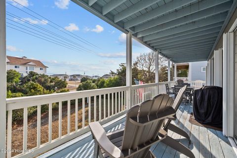 A home in Topsail Beach