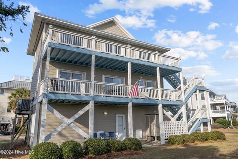 A home in Topsail Beach