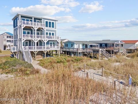 A home in Oak Island