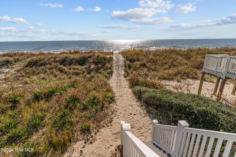 A home in Oak Island