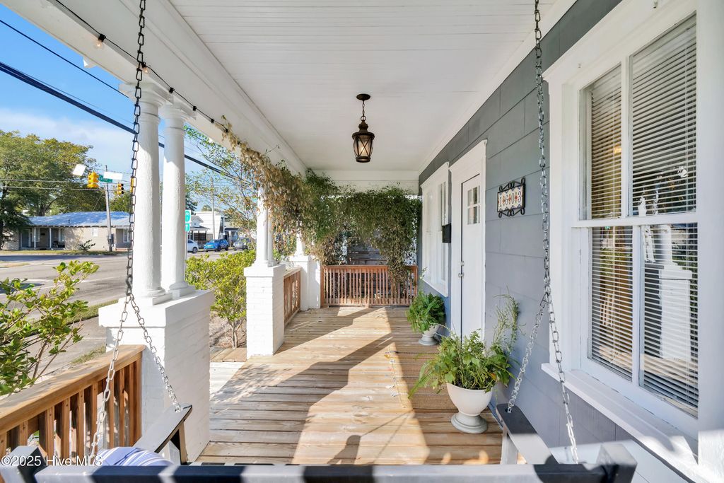 Photo of 1603 Castle Street, Wilmington, NC 28401 (MLS # 100533025)