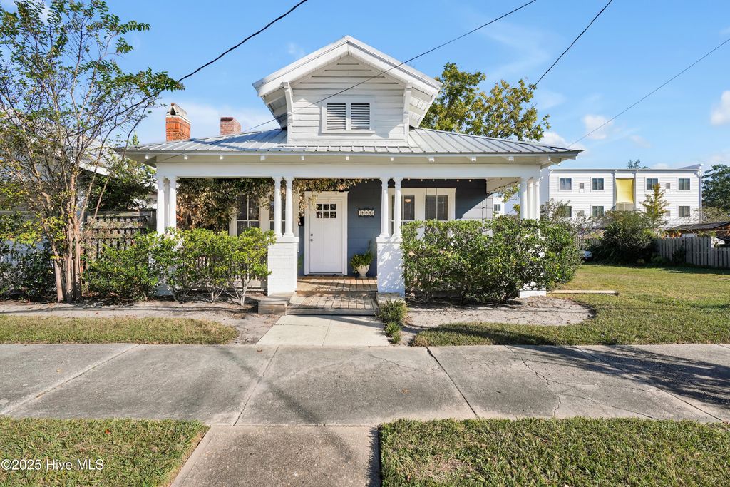 Photo of 1603 Castle Street, Wilmington, NC 28401 (MLS # 100533025)