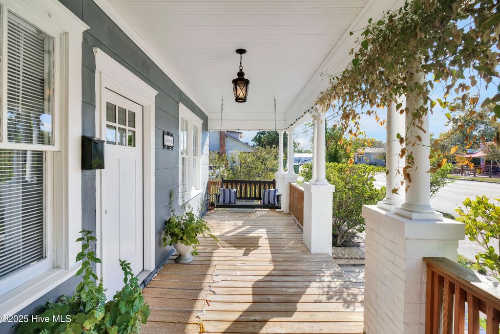 Photo of 1603 Castle Street, Wilmington, NC 28401 (MLS # 100533025)