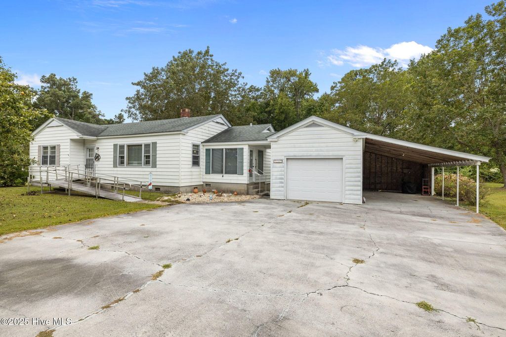 Photo of 5149 Nc-101, Newport, NC 28570 (MLS # 100530354)