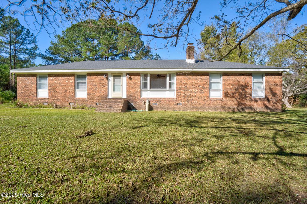Photo of 101 Hunting Lodge Drive, Rocky Mount, NC 27801 (MLS # 100537281)