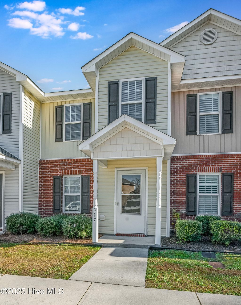 Photo of 317 Glen Cannon Drive, Jacksonville, NC 28546 (MLS # 100541408)