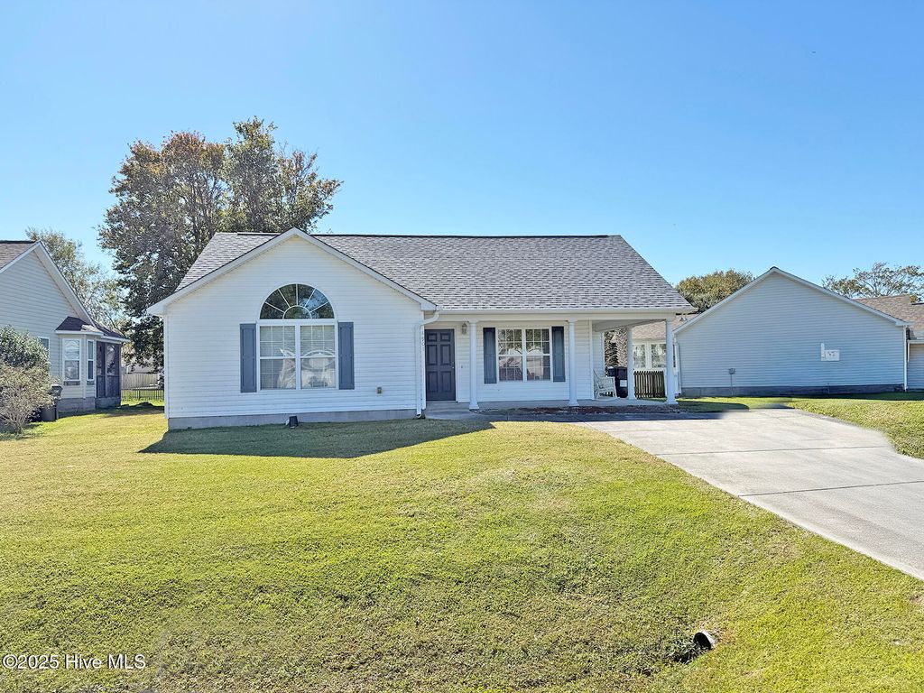 Photo of 4901 N Hampton Drive SE, Southport, NC 28461 (MLS # 100537357)