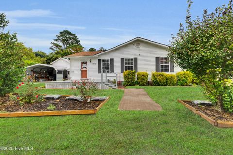 Photo of 1802 Wilmington Street, New Bern, NC 28560 (MLS # 100536308) Photo of 1802 Wilmington Street, New Bern, NC 28560 (MLS # 100536308)