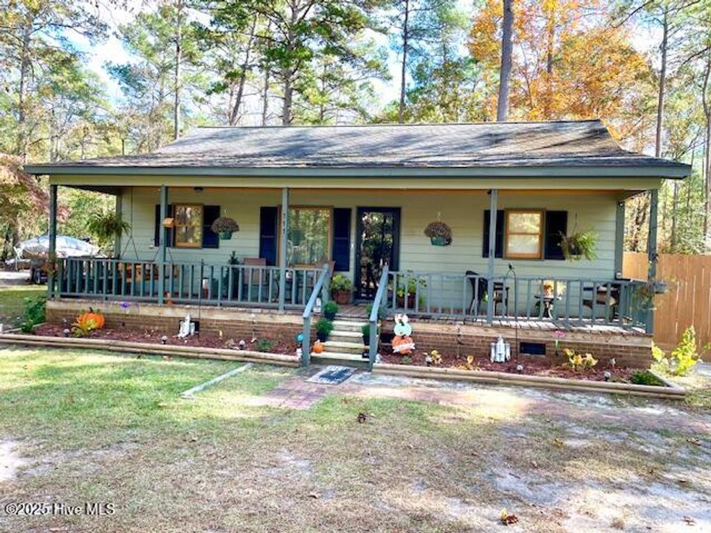 Photo of 111 Perry Street, Elizabethtown, NC 28337 (MLS # 100541451)