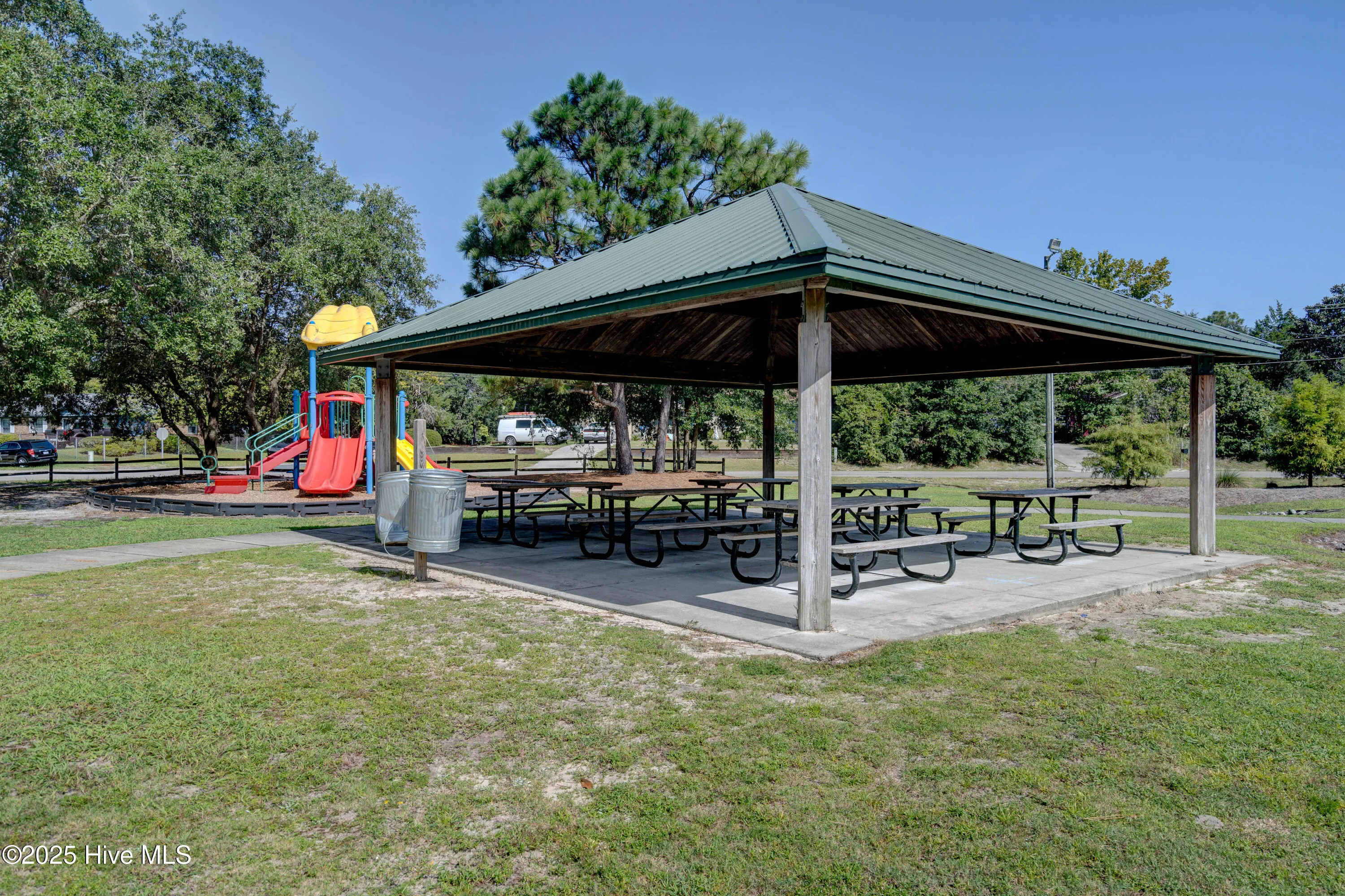 Wilmington, North Carolina 28412, United States, 3 Bedrooms Bedrooms, ,2 BathroomsBathrooms,Residential,Pending,82970