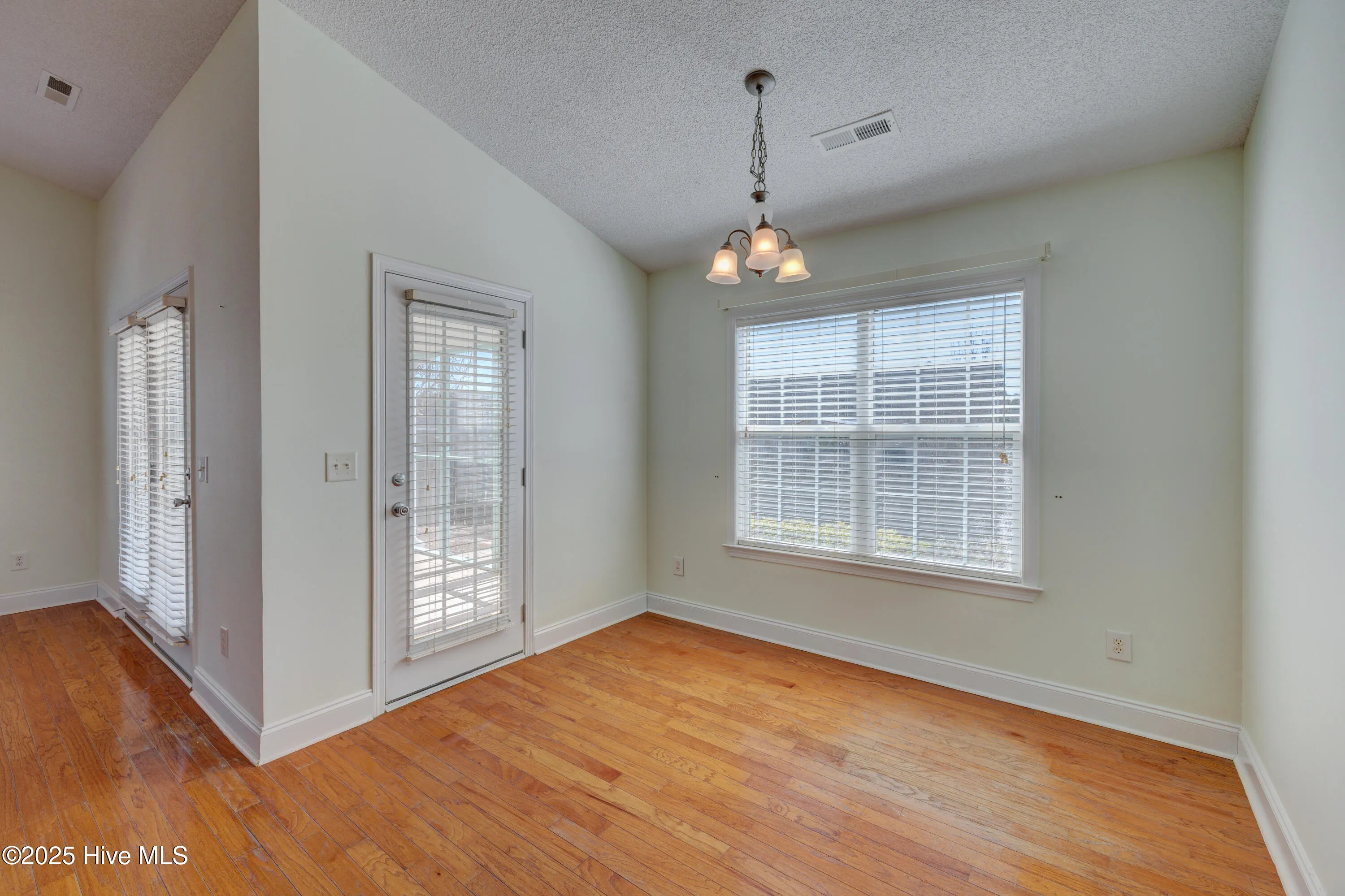 Wilmington, North Carolina 28412, United States, 3 Bedrooms Bedrooms, ,2 BathroomsBathrooms,Residential,Pending,82970