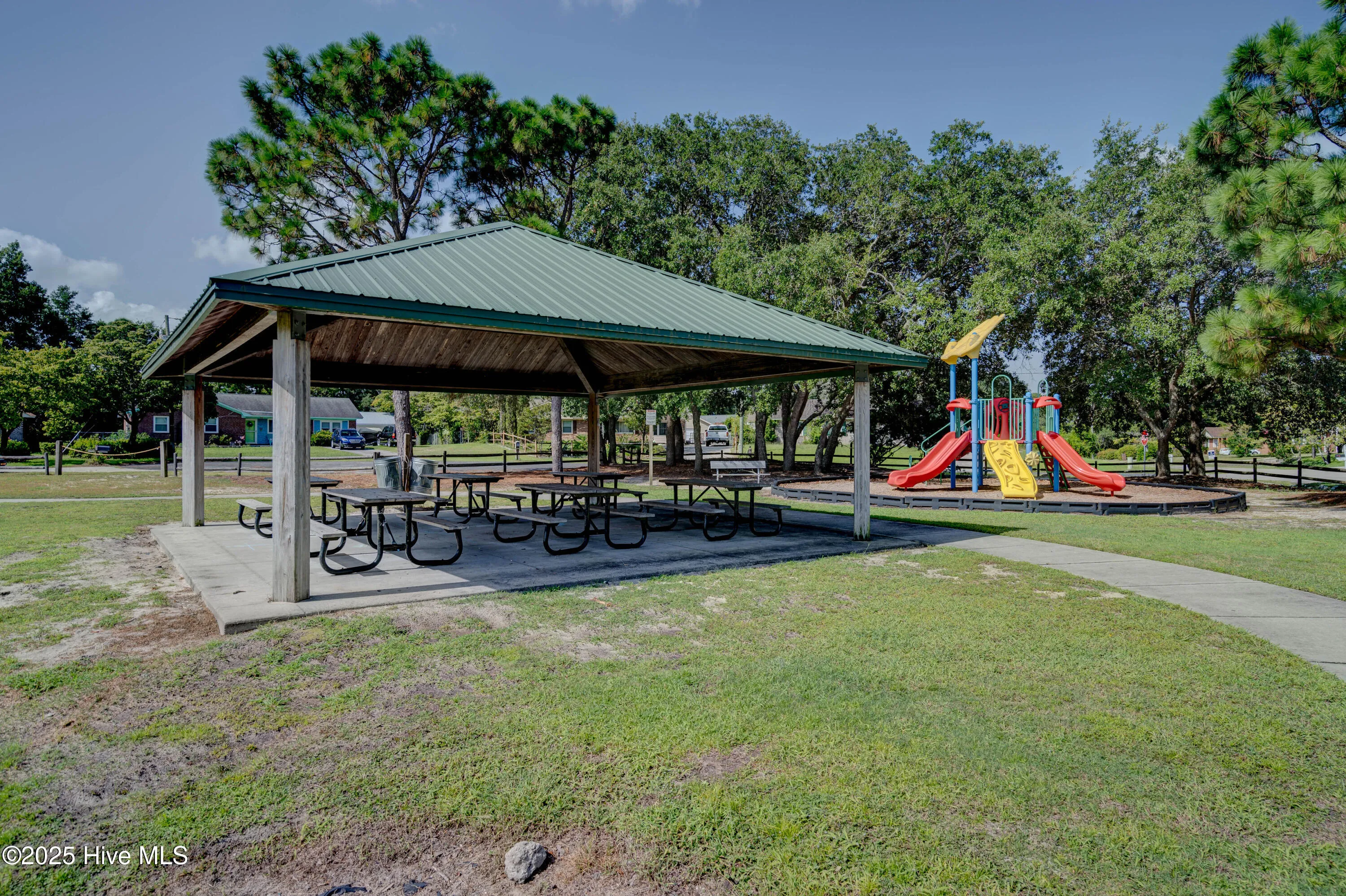 Wilmington, North Carolina 28412, United States, 3 Bedrooms Bedrooms, ,2 BathroomsBathrooms,Residential,Pending,82970