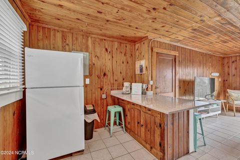 A home in Topsail Beach