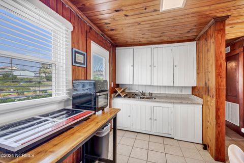 A home in Topsail Beach