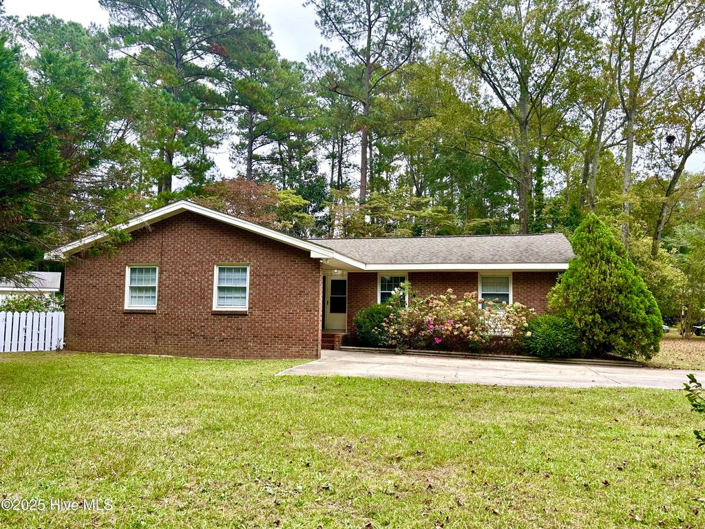 Photo of 11661 Azalea Drive, Laurinburg, NC 28352 (MLS # 100536016)