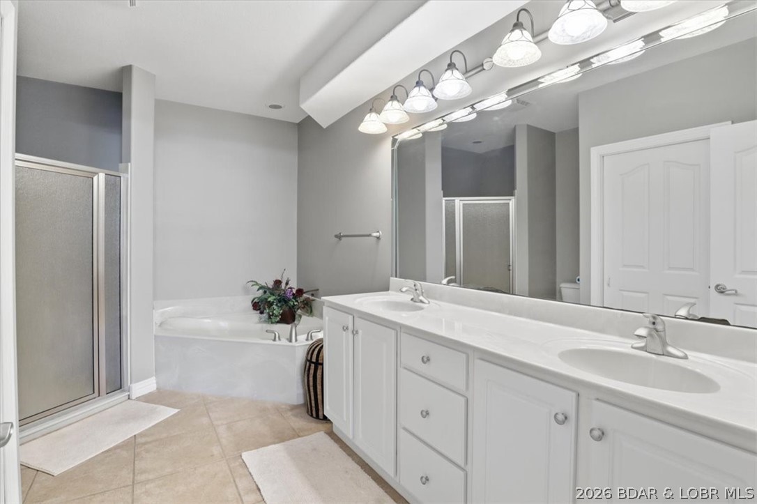 Majestic Pointe Condominium - Residential