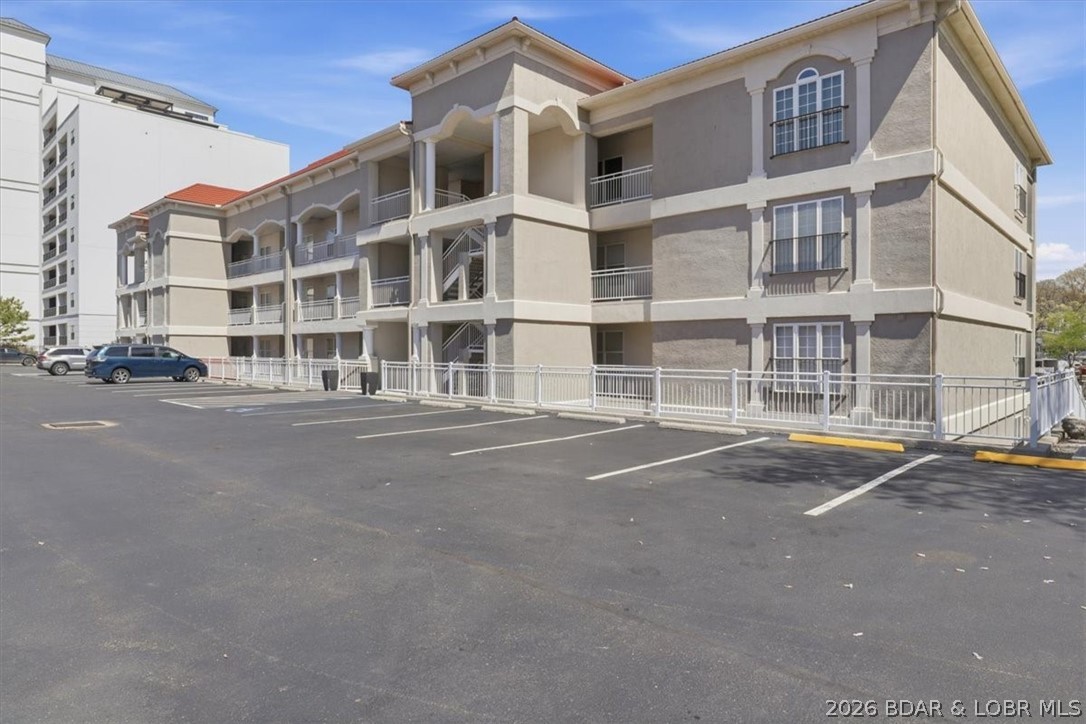 Majestic Pointe Condominium - Residential