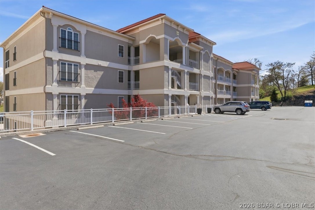 Majestic Pointe Condominium - Residential