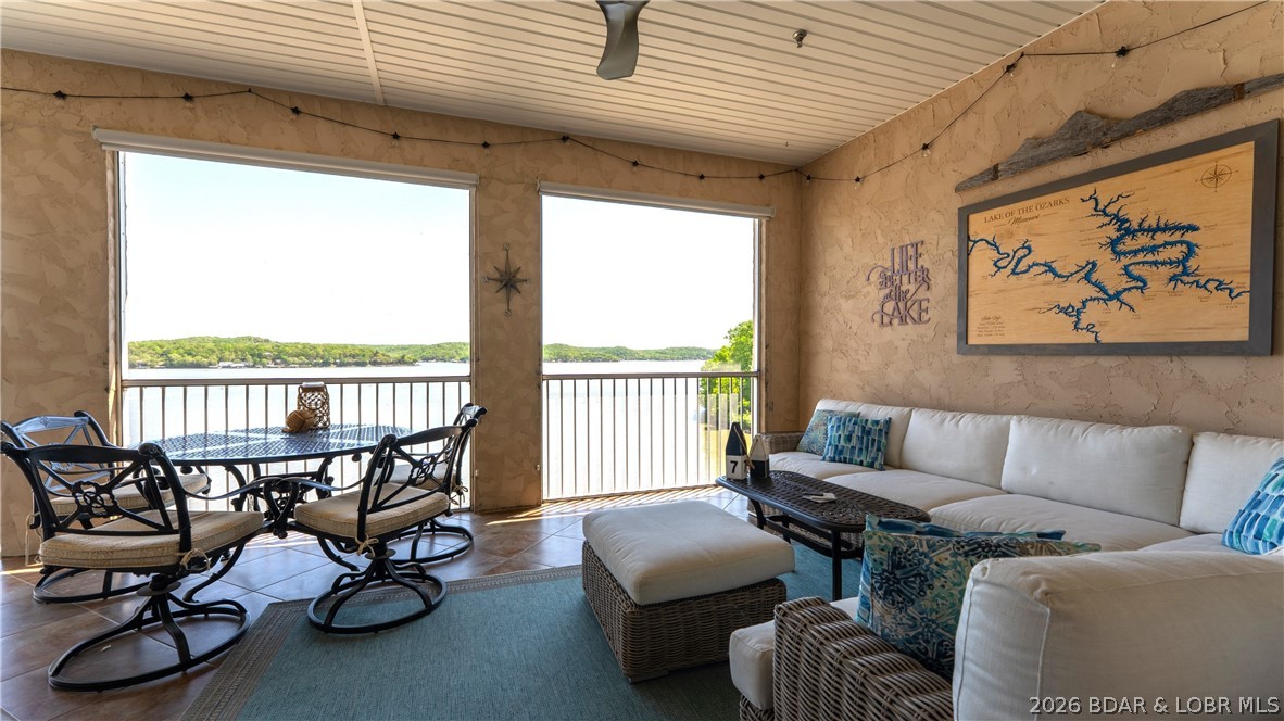 Royale Palms Vista - Residential