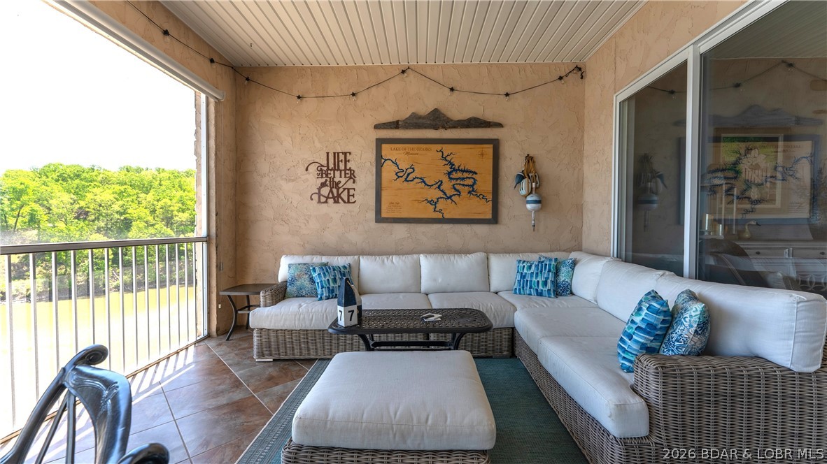 Royale Palms Vista - Residential