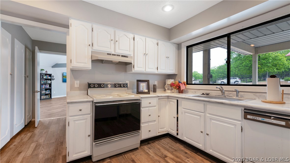 Pelican Bay Condominium - Residential