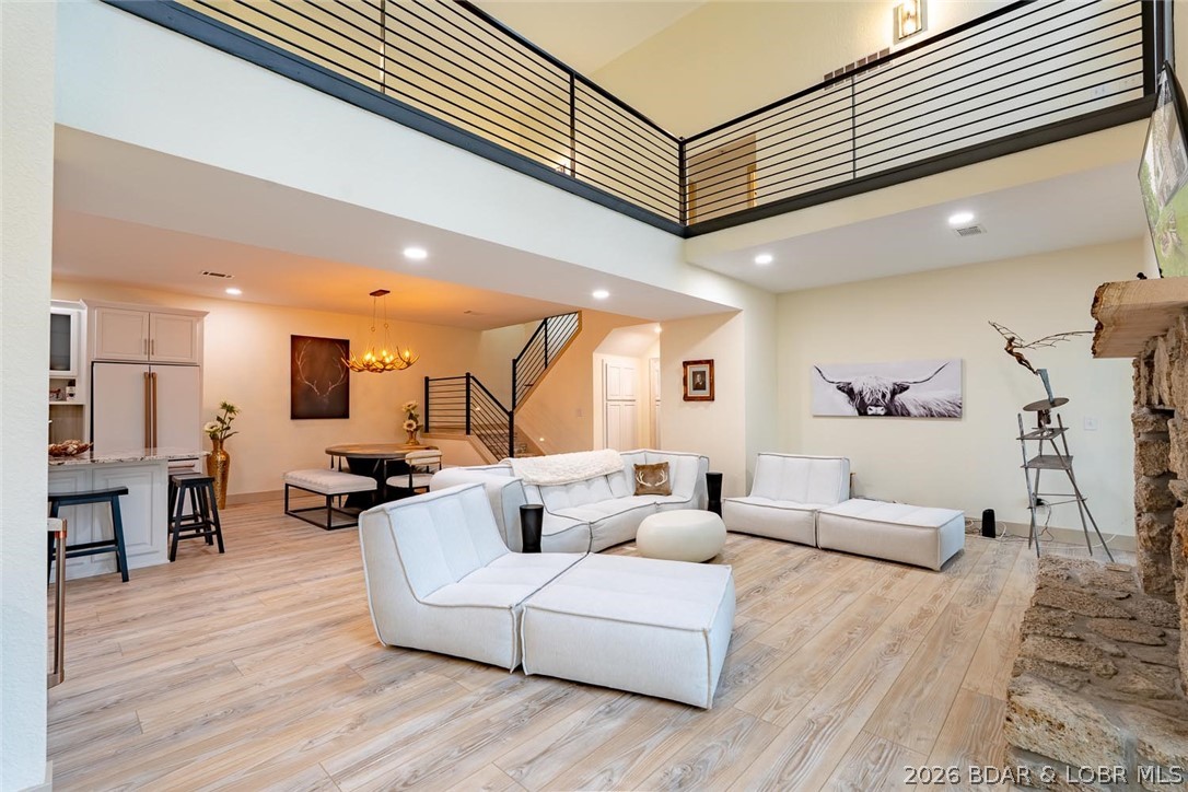 Four Seasons - Residential