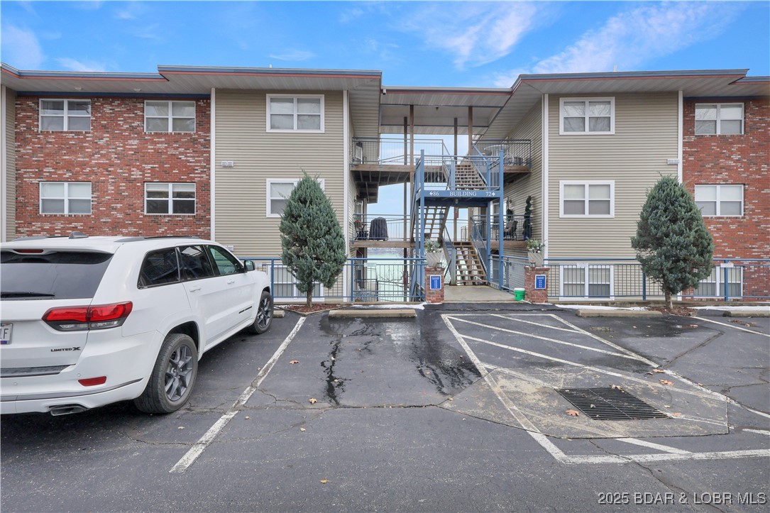 Palisades Condominium - Residential