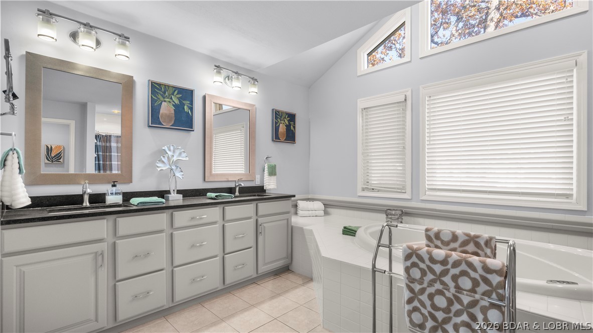 Cayman Beach - Residential