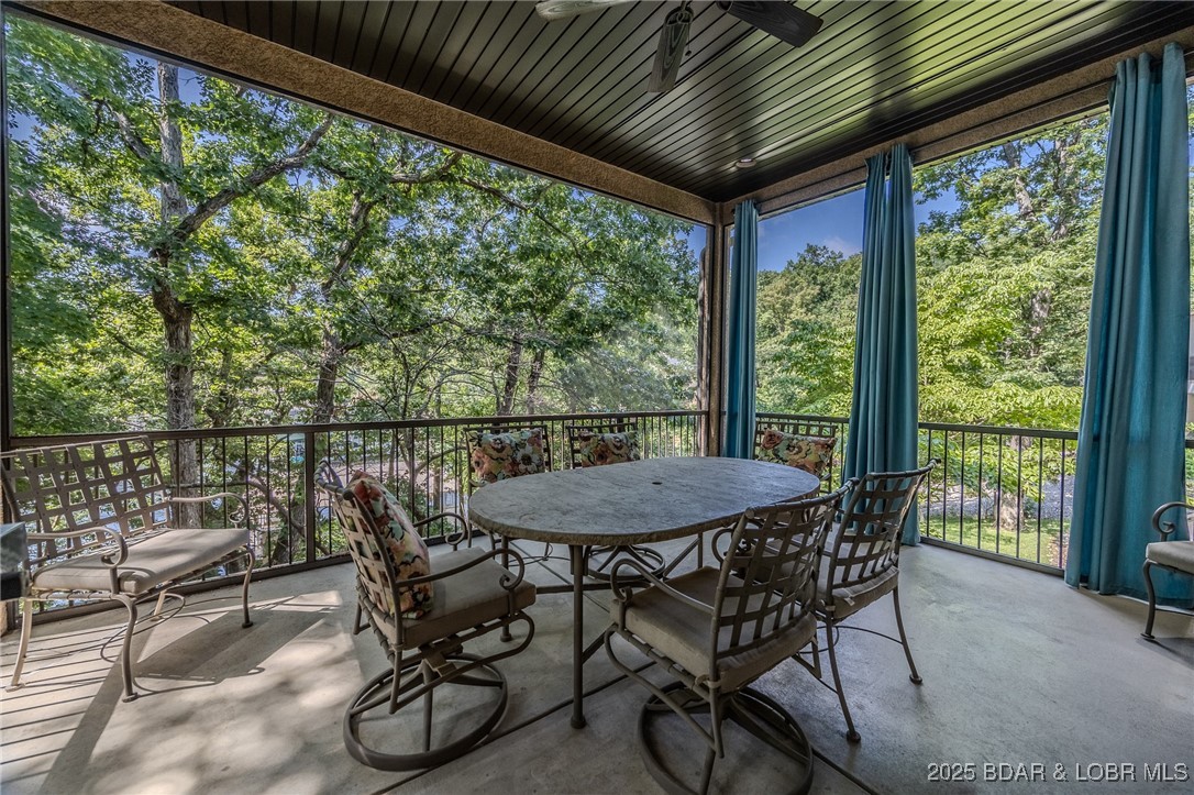 La Riva Est - Residential