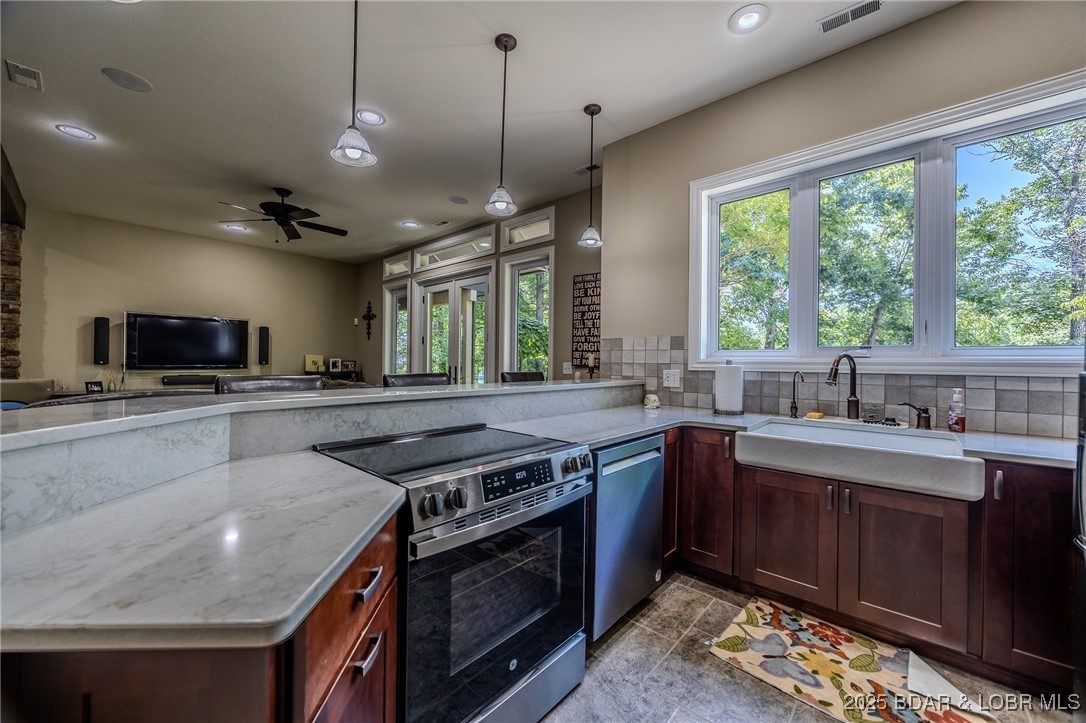 La Riva Est - Residential