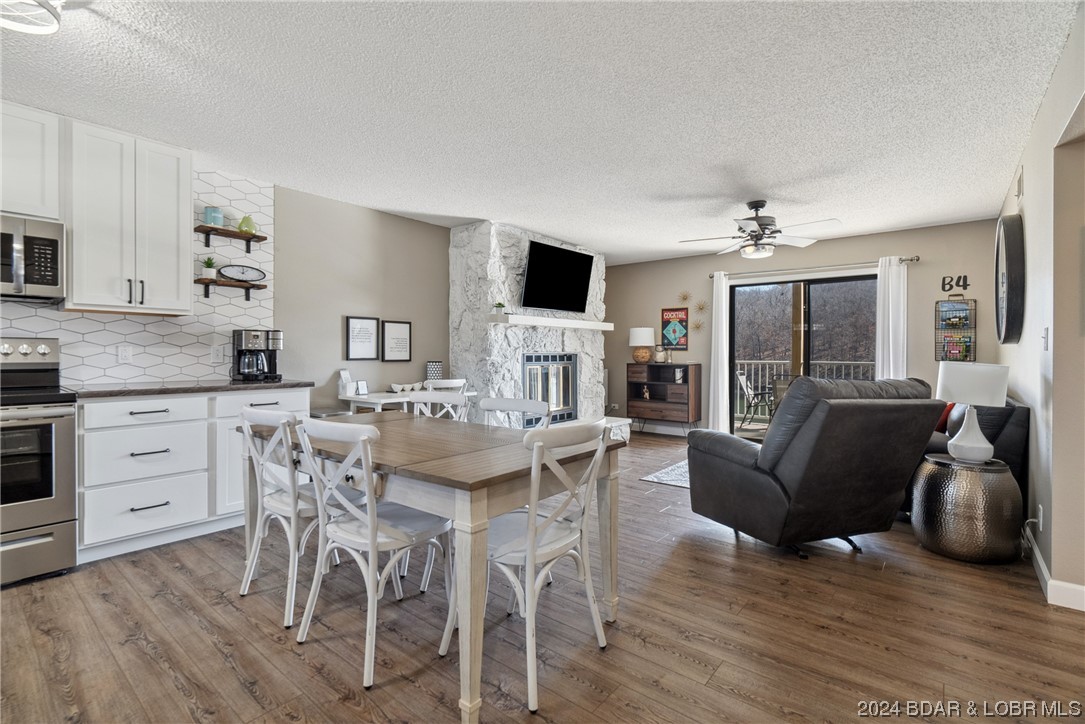 Osage Beach, Missouri 65065, United States, 2 Bedrooms Bedrooms, ,2 BathroomsBathrooms,Residential,Contingent,64612