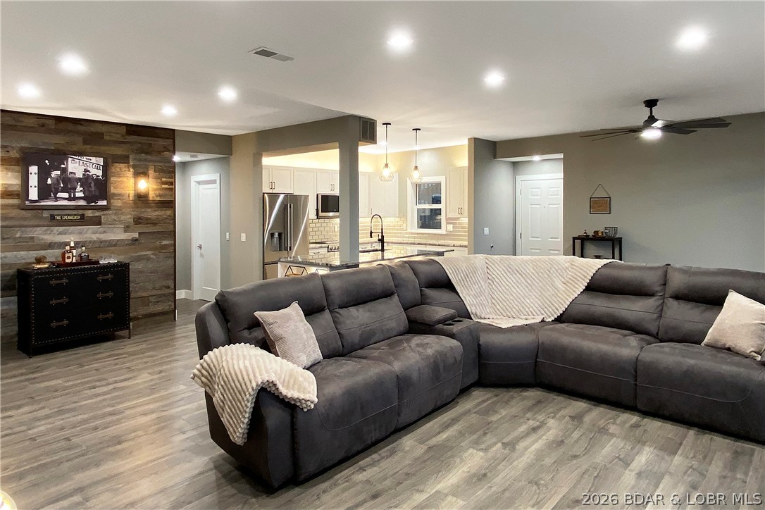 The Evergreens On The Lake - Residential