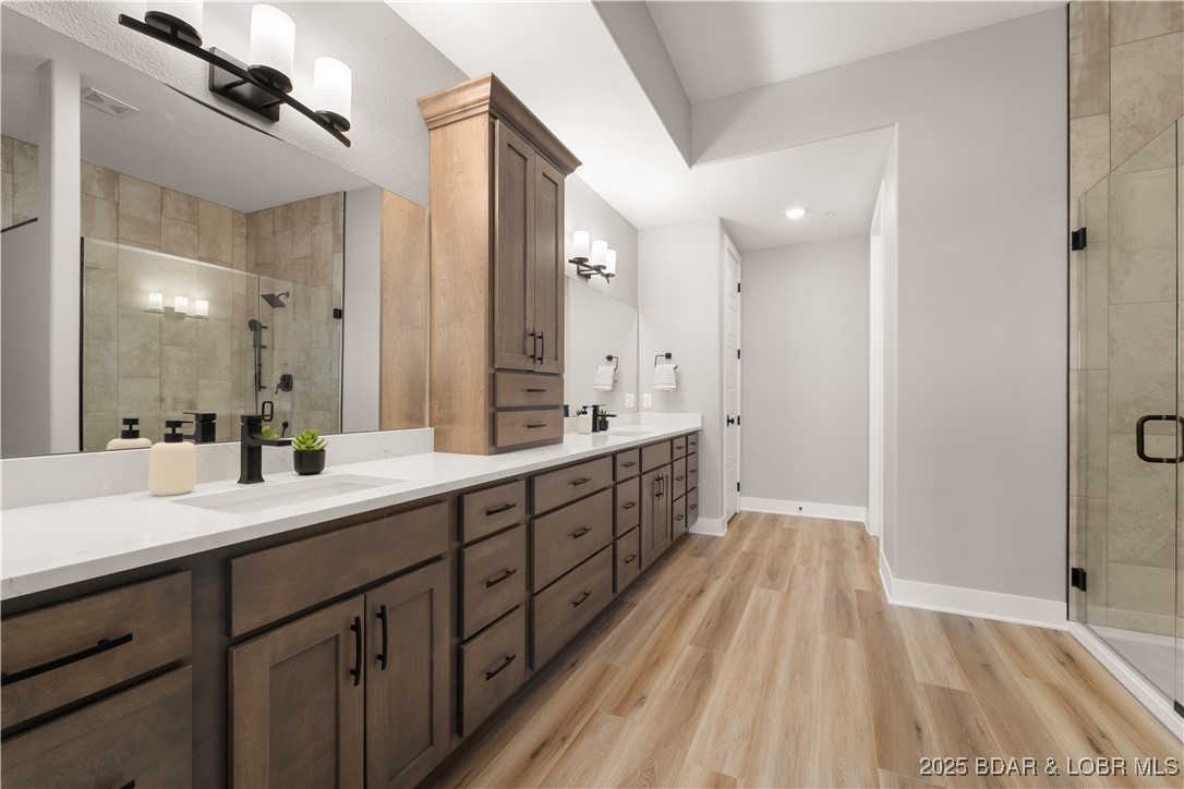 Osage Beach, Missouri 65065, United States, 4 Bedrooms Bedrooms, ,5 BathroomsBathrooms,Residential,Active,45684