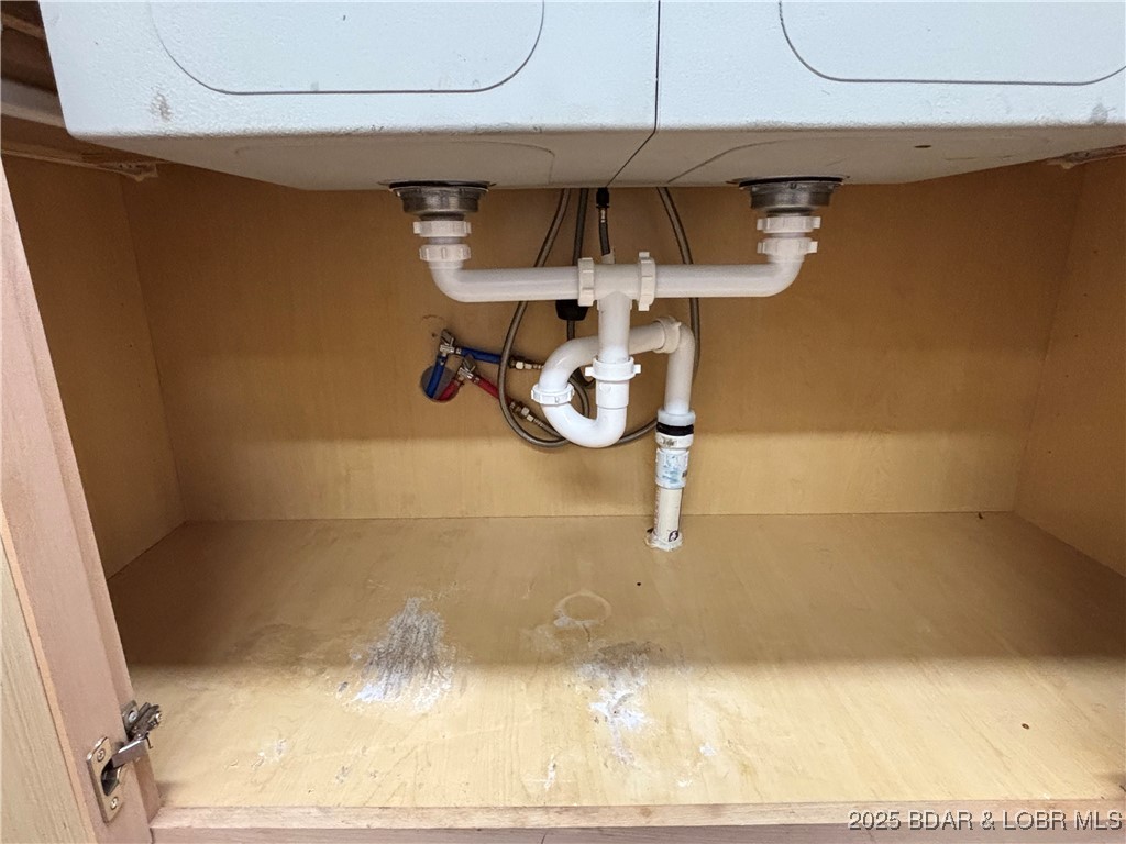 Stover, Missouri 65078, United States, 1 Bedroom Bedrooms, ,1 BathroomBathrooms,Residential,Active,169431