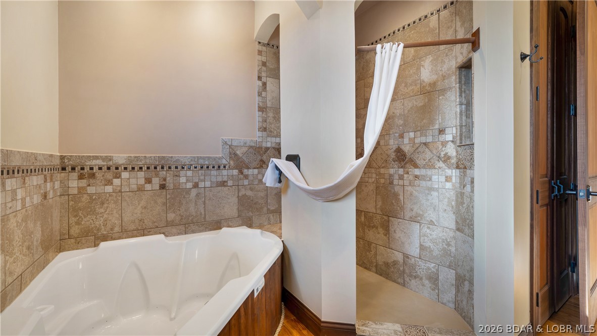 Horseshoe Bend #4 - Residential