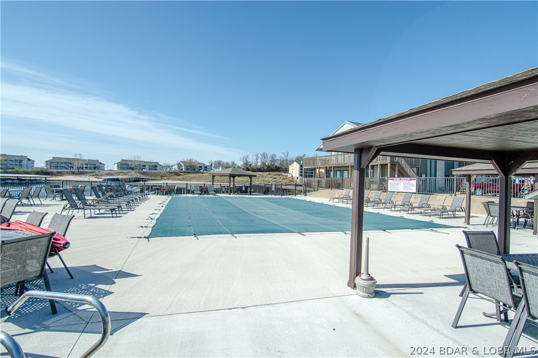 Lake Ozark, Missouri 65049, United States, 2 Bedrooms Bedrooms, ,2 BathroomsBathrooms,Residential,Contingent,62236