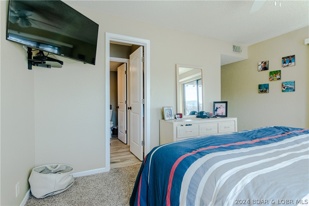 Lake Ozark, Missouri 65049, United States, 2 Bedrooms Bedrooms, ,2 BathroomsBathrooms,Residential,Contingent,62236