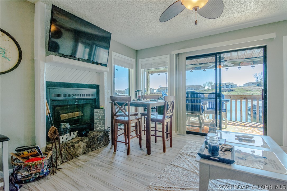 Lake Ozark, Missouri 65049, United States, 2 Bedrooms Bedrooms, ,2 BathroomsBathrooms,Residential,Contingent,62236