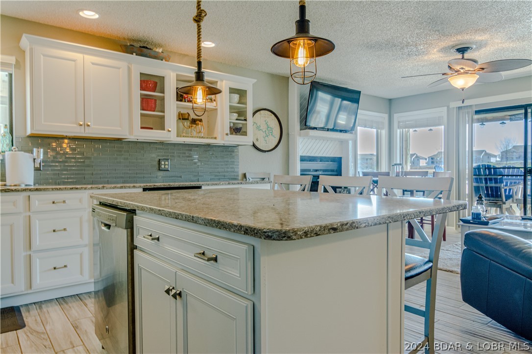 Lake Ozark, Missouri 65049, United States, 2 Bedrooms Bedrooms, ,2 BathroomsBathrooms,Residential,Contingent,62236