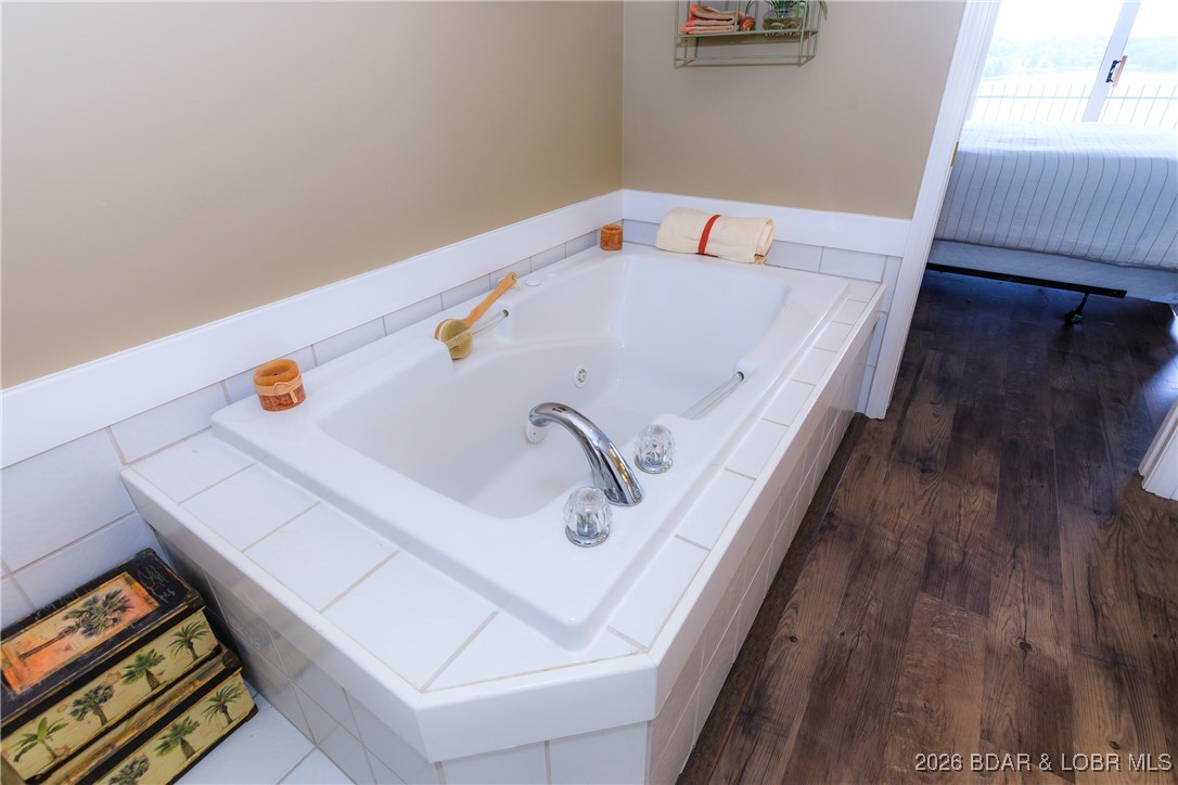 Harbour Towne Condominium - Residential