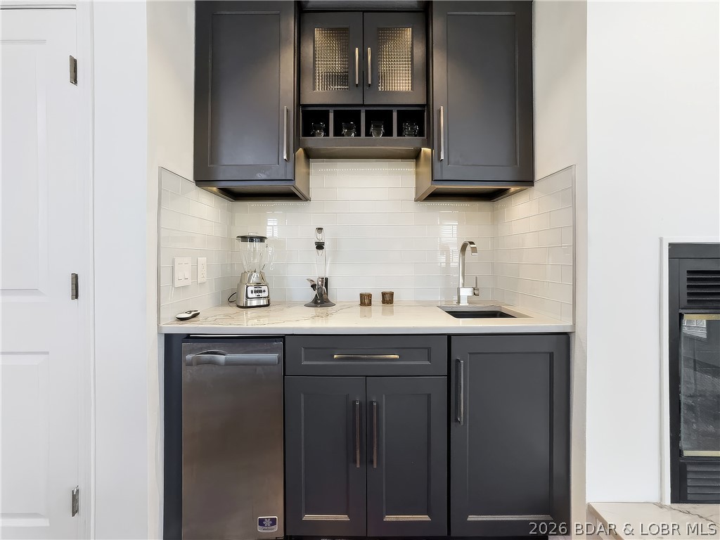 Oak Bluff Condominium - Residential