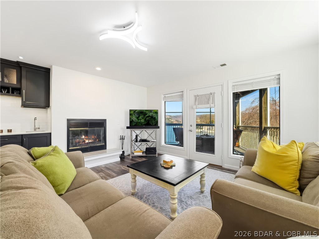 Oak Bluff Condominium - Residential