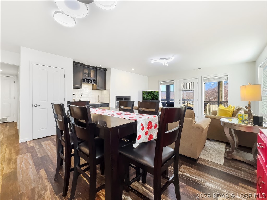 Oak Bluff Condominium - Residential