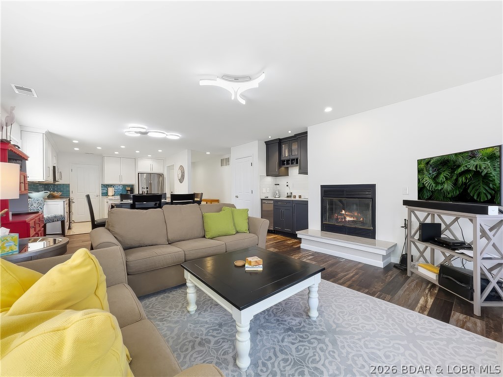 Oak Bluff Condominium - Residential