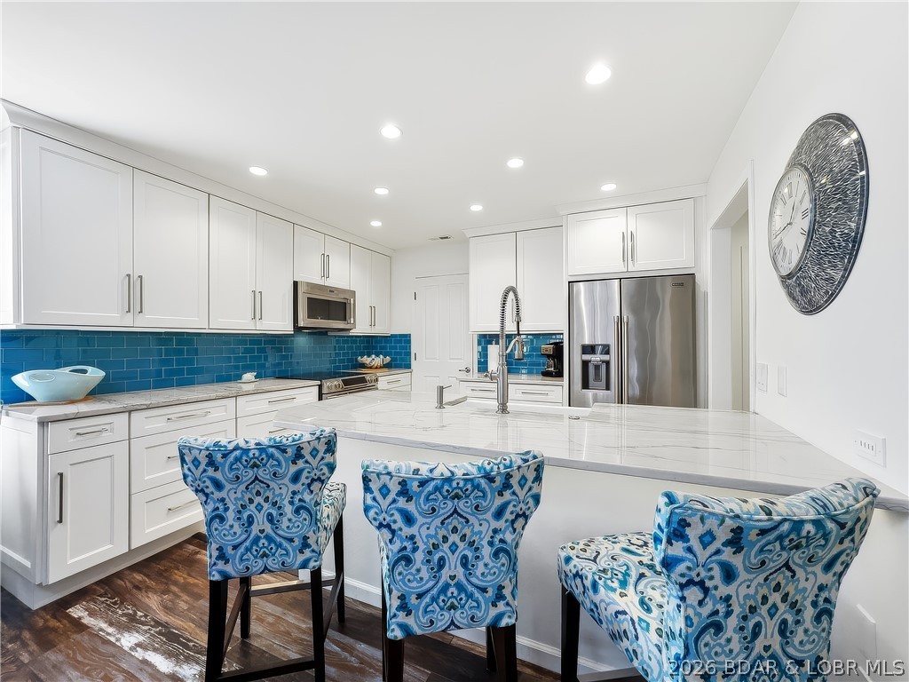 Oak Bluff Condominium - Residential