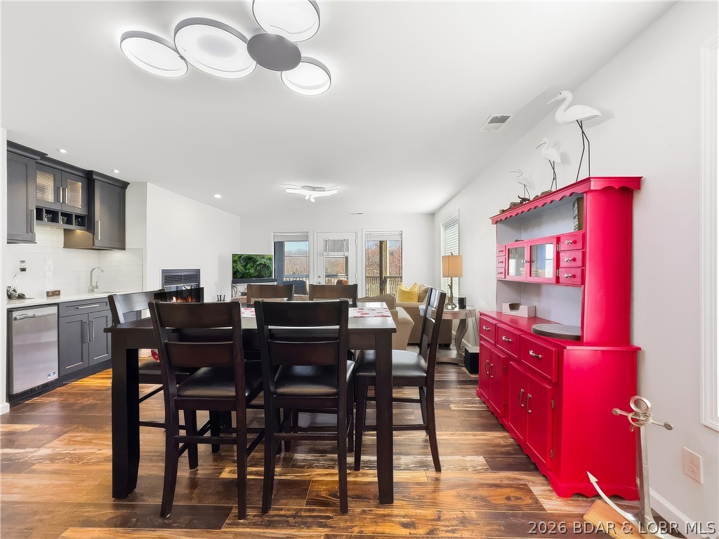 Oak Bluff Condominium - Residential