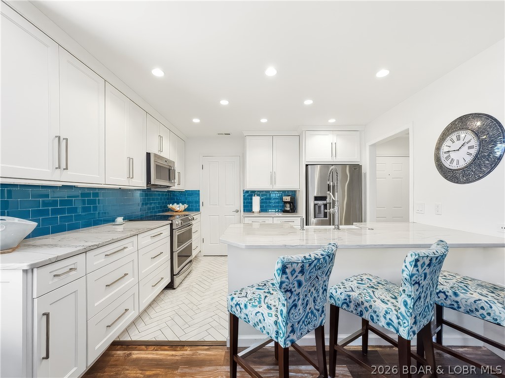 Oak Bluff Condominium - Residential