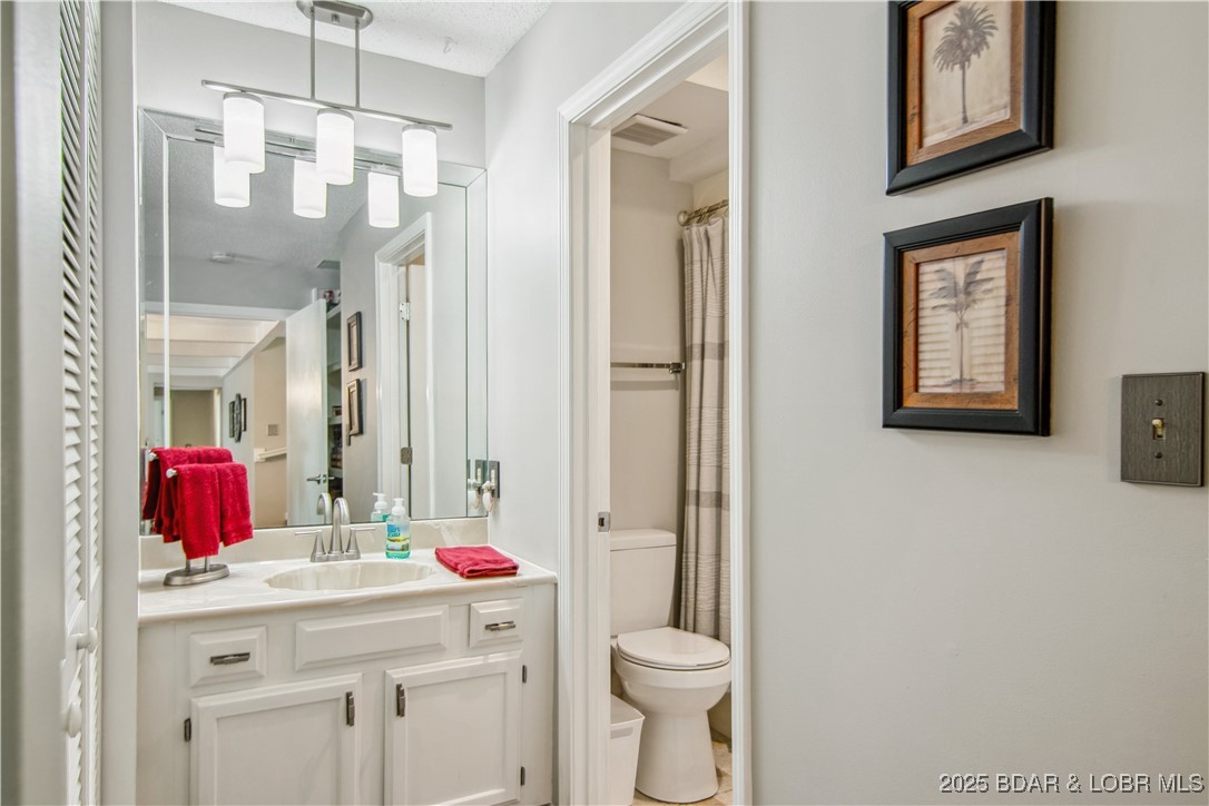 Lake Ozark, Missouri 65049, United States, 3 Bedrooms Bedrooms, ,3 BathroomsBathrooms,Residential,Active,119973