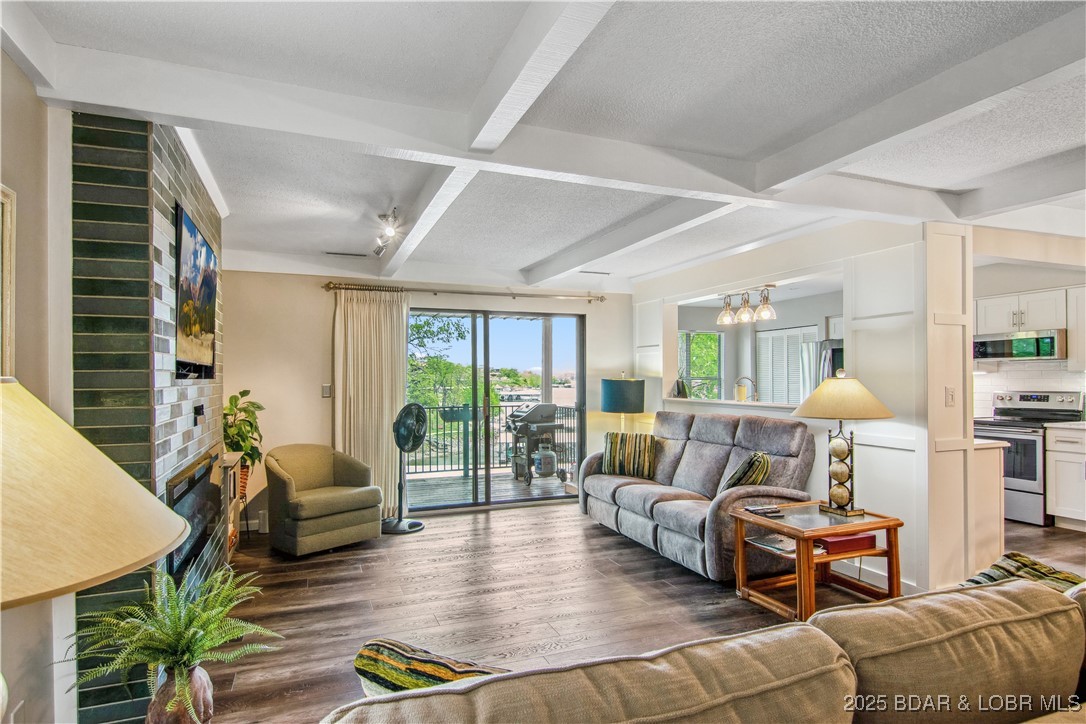 Lake Ozark, Missouri 65049, United States, 3 Bedrooms Bedrooms, ,3 BathroomsBathrooms,Residential,Active,119973