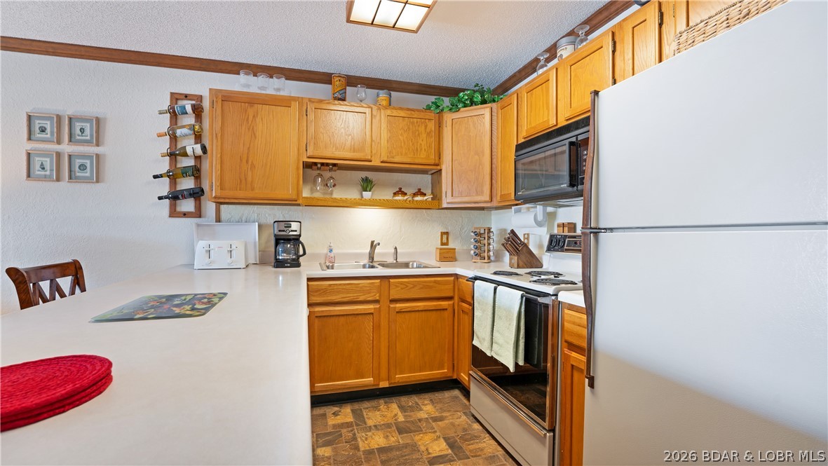 Golden Reef Resort Condominium - Residential